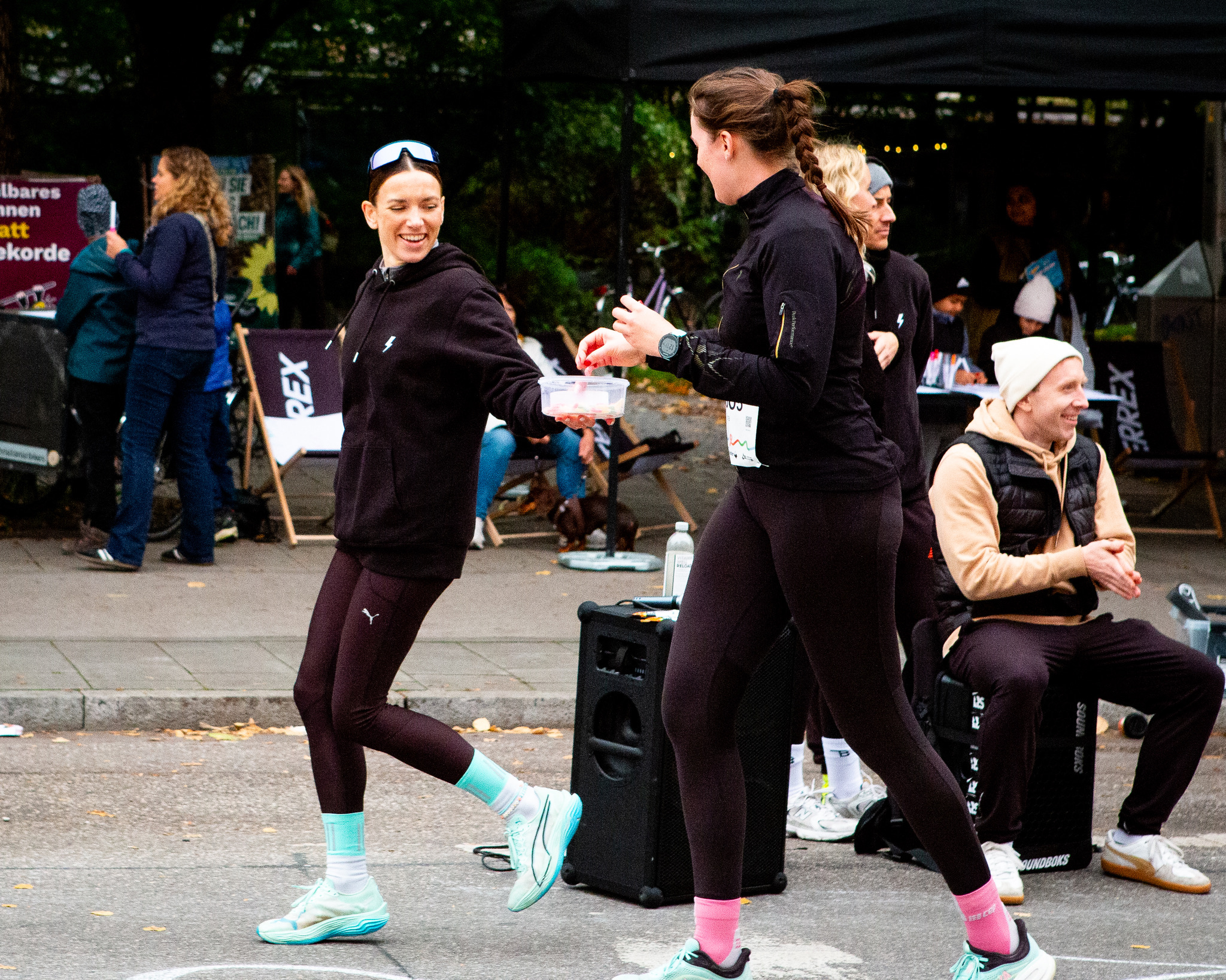 München Marathon 2024 — Crew nach dem Rennen